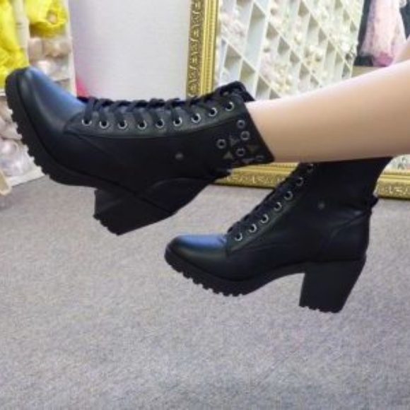 Capezio Shoes - NWOT world renowned Capezio boot